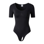 Korrigierender Nahtloser Body mit Kurzen Ärmeln und String